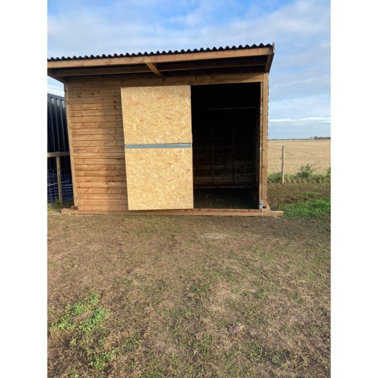 Standard Stable 12ft x 12ft with bottom door