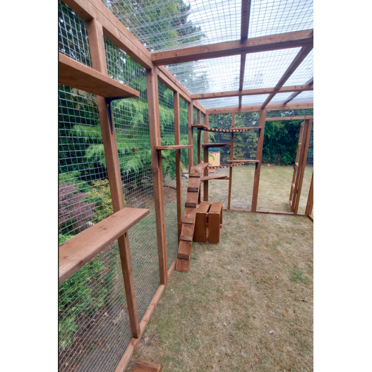 Cat House / Play Pen With Sleeping Box 12ft x 6ft