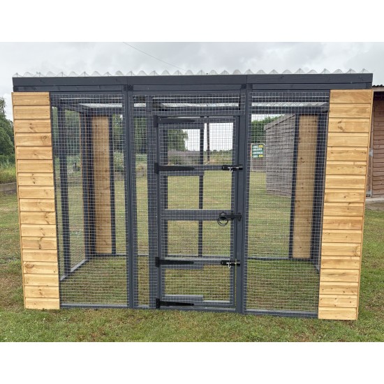 Freestanding Catio enclosure 6ft x 9ft x 6ft tall With Black 16g wire mesh & Tongue and groove boarded corners 