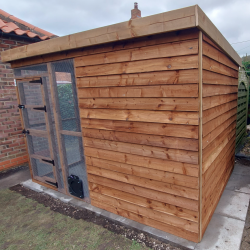 Bunnio 9ft x 6ft 1/2" x 1/2" wire mesh with Felt Roof 