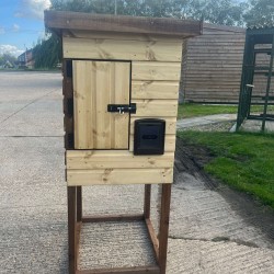 Freestanding sleeping box