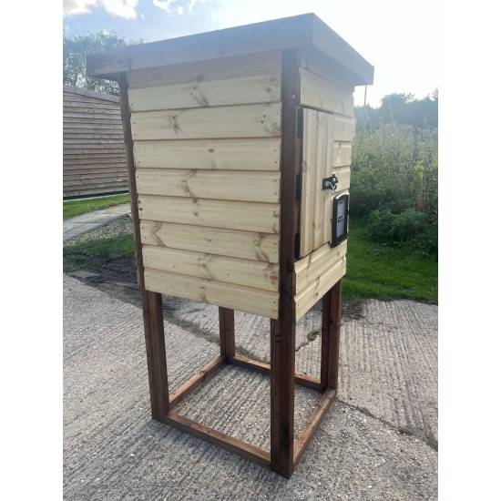 Freestanding sleeping box