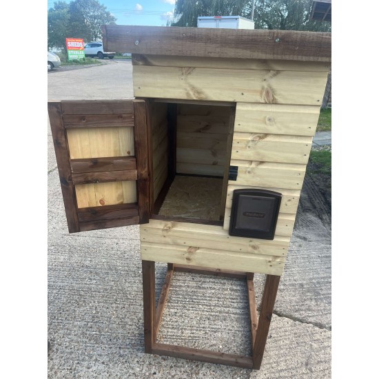 Freestanding sleeping box